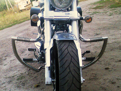 A crash bar with built-in highway pegs for Hyosung Aquila gv650 (2006year)