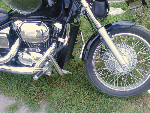 Захисні дуги з підставками для ніг на мотоцикл Honda Shadow Spirit 750 (2005р.)