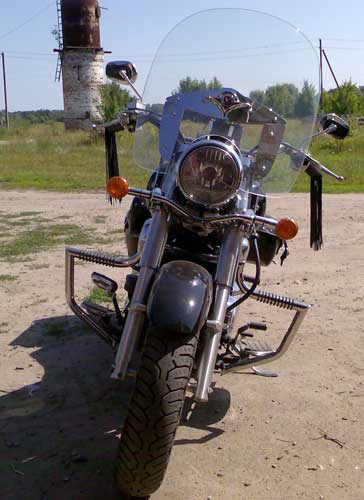 Захисні дуги з підставками для ніг на мотоцикл Kawasaki Vulcan VN900 (2005-2009р.)